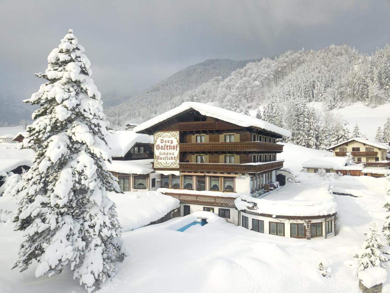 Pension Schoene Aussicht Kuchl Exterior photo