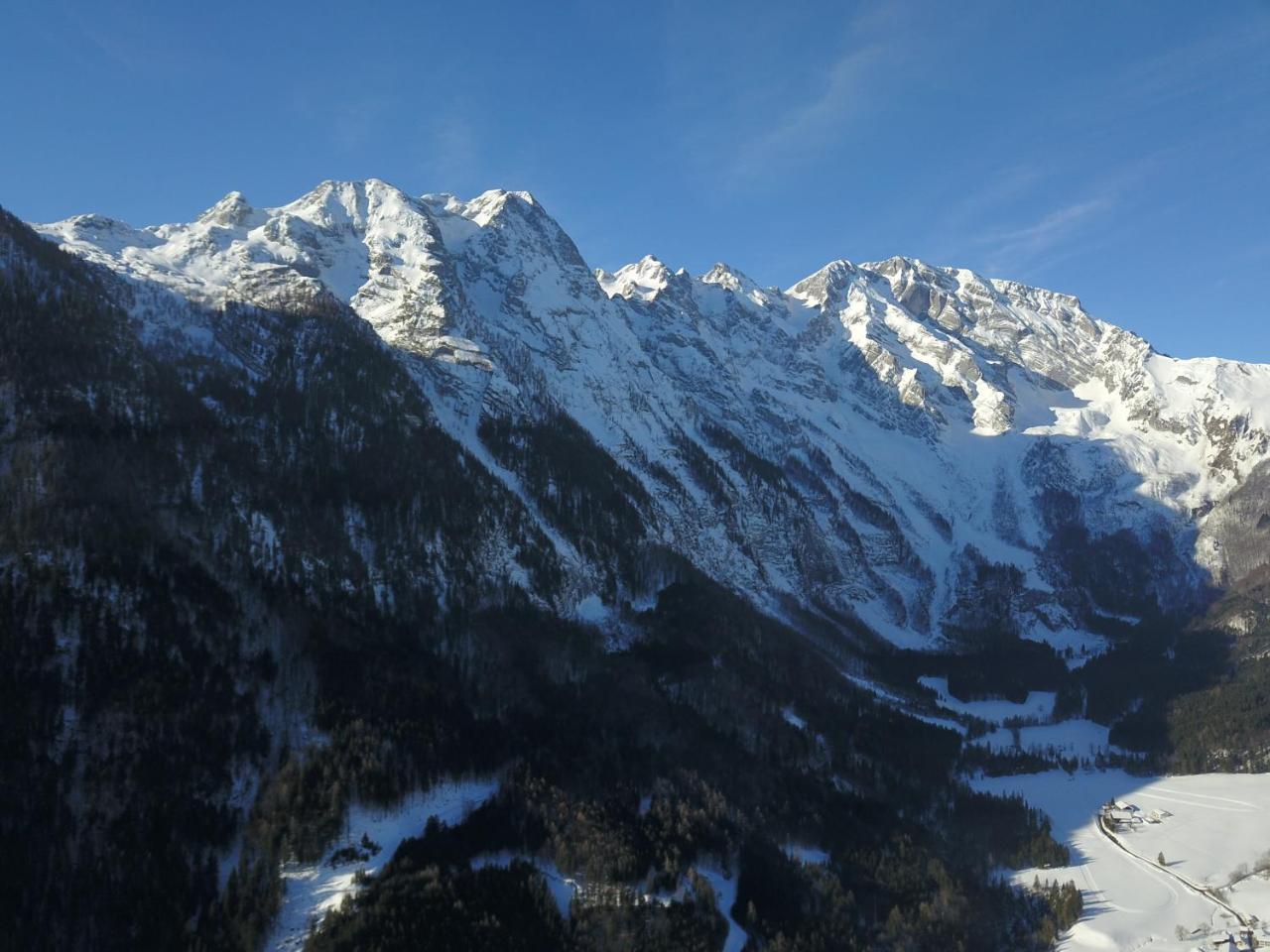 Pension Schoene Aussicht Kuchl Exterior photo